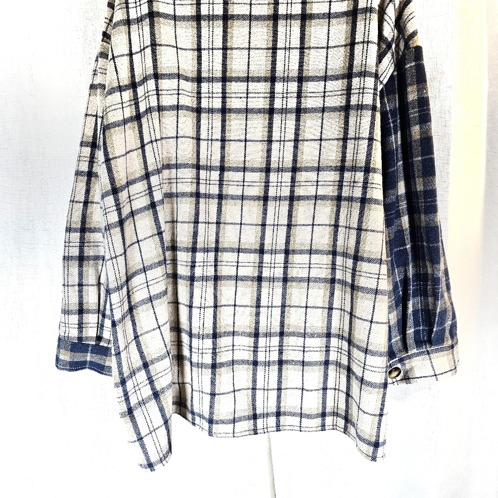 SHEIN Curve 3XL Plaid Shacket - Picture 8 of 9